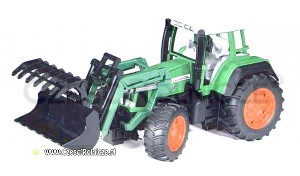 Bruder 02062	CIAGNIK FENDT FAVORIT 926 Z ŁADOWACZEM  CZOŁOWYM